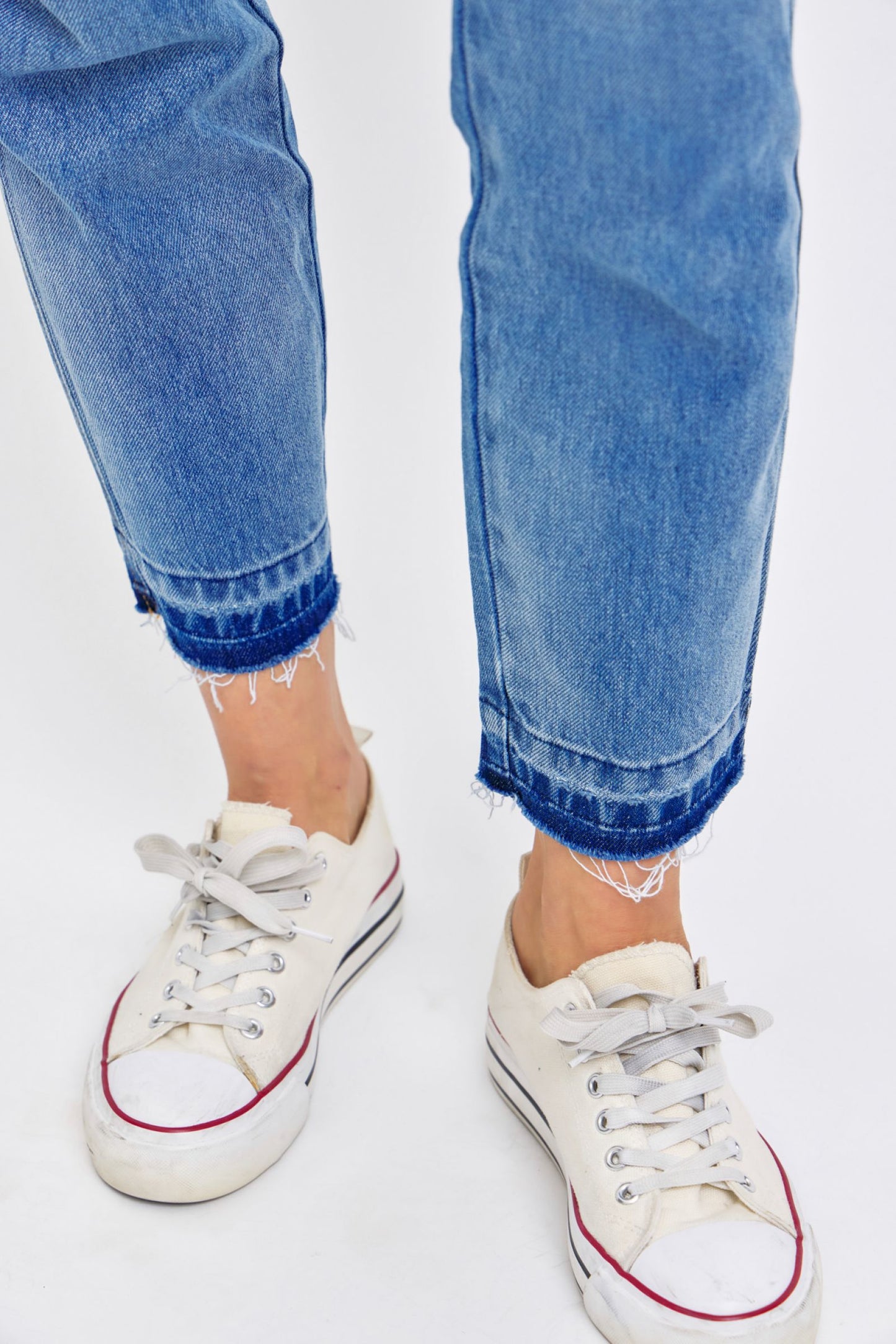 Judy Blue Mid Rise Rigid Magic Release Hem Boyfriend Jeans