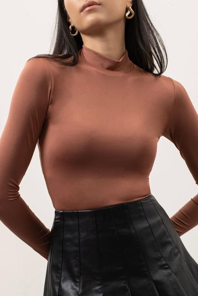 The High Neck Smooth Top