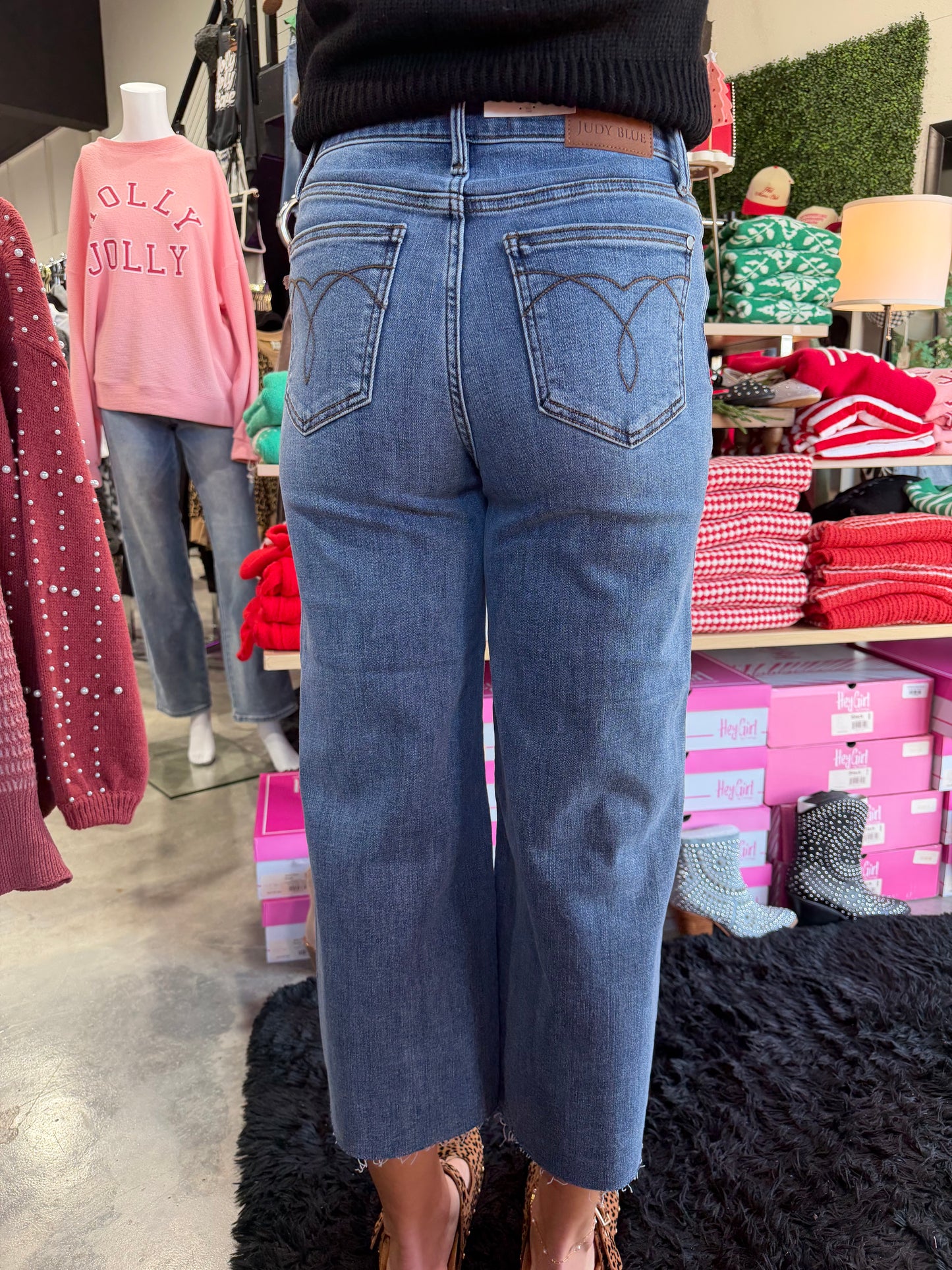 Judy Blue HW Wide Crop Classic Raw Hem