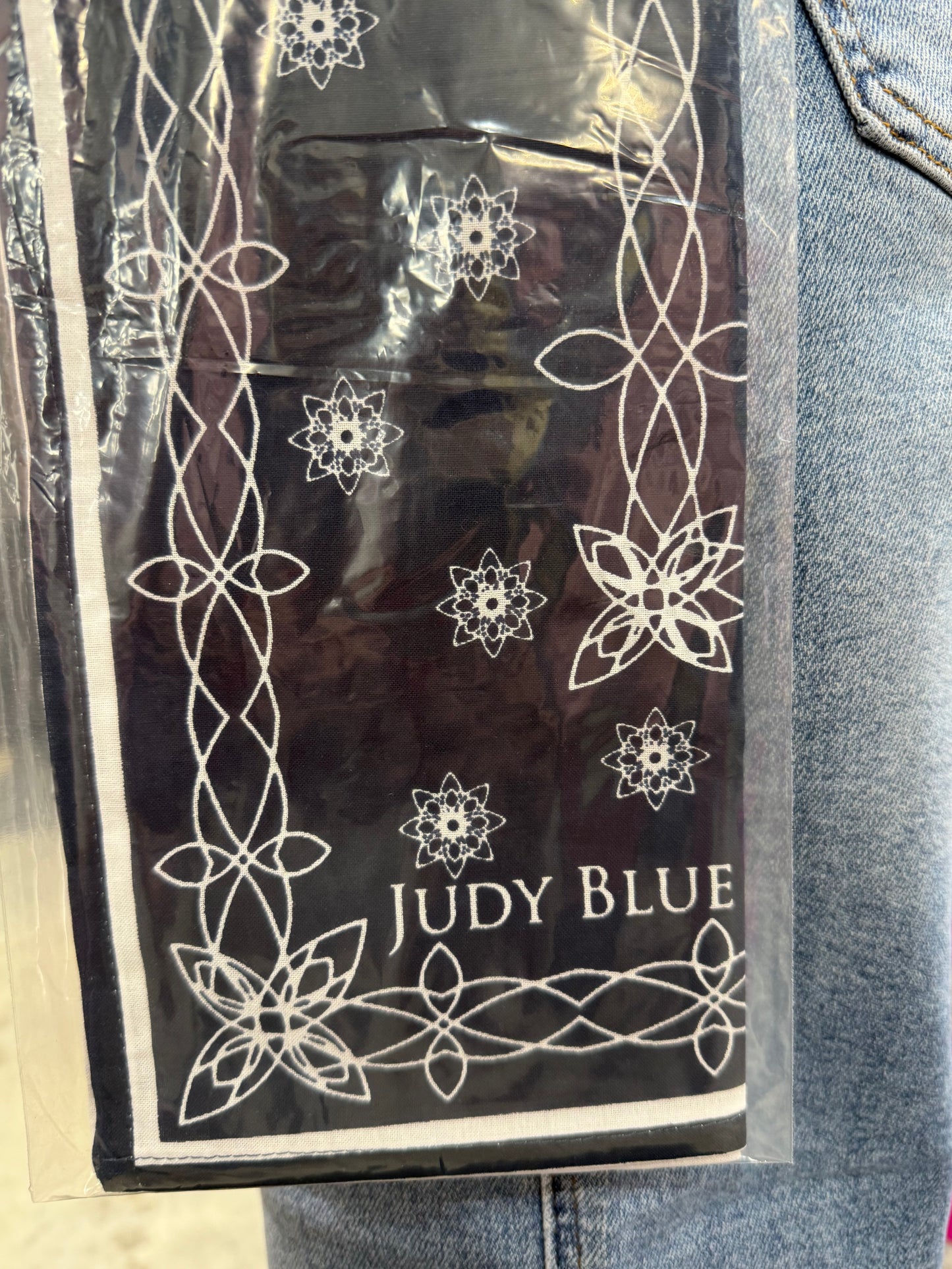 Judy Blue MR Ankle w/ Back Darts + Bandana Loop