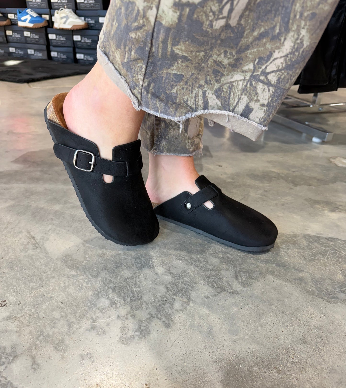 The Regis Round Toe Clog With Buckle