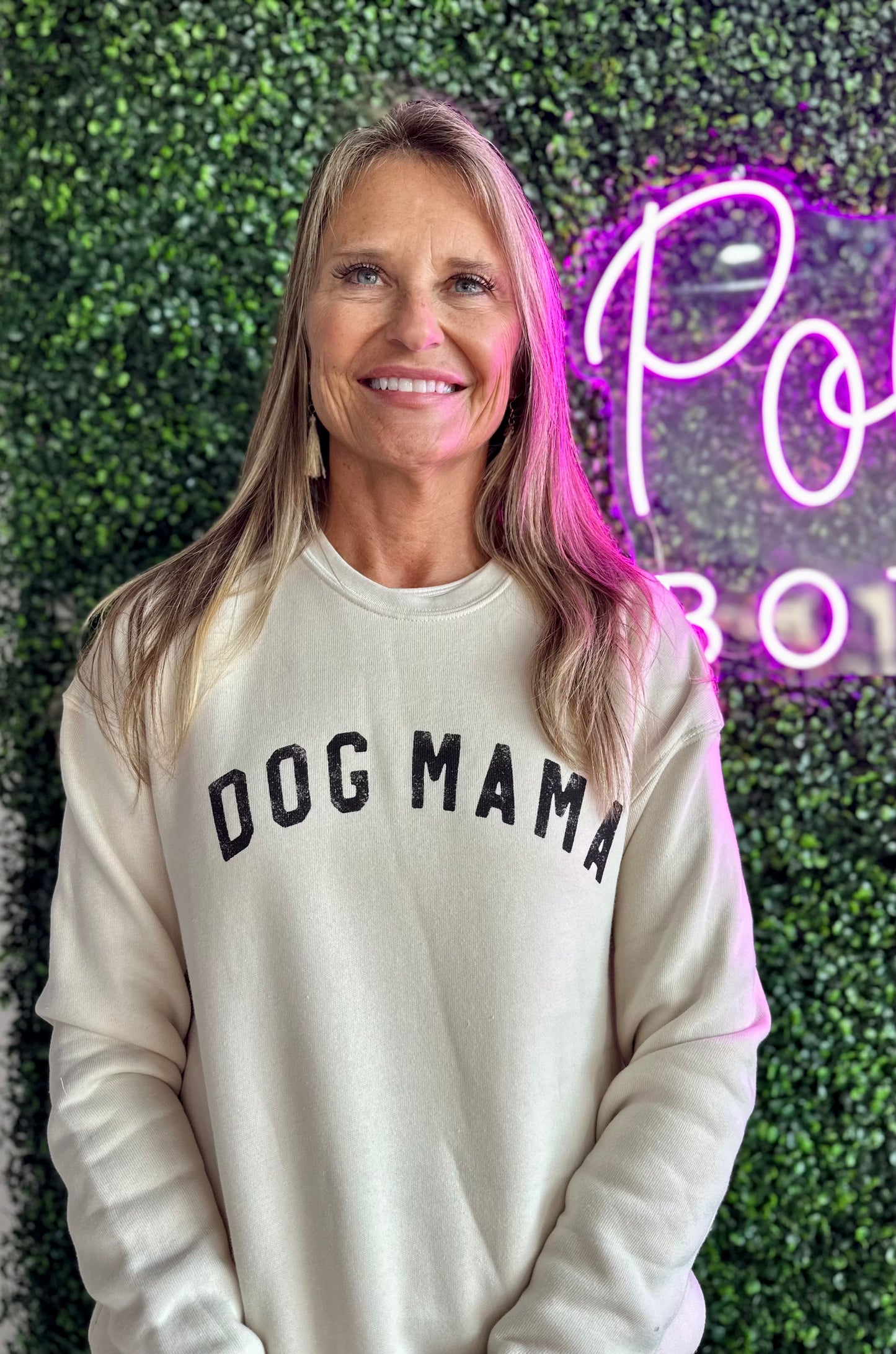 Dog Mama Graphic Sweatshirt