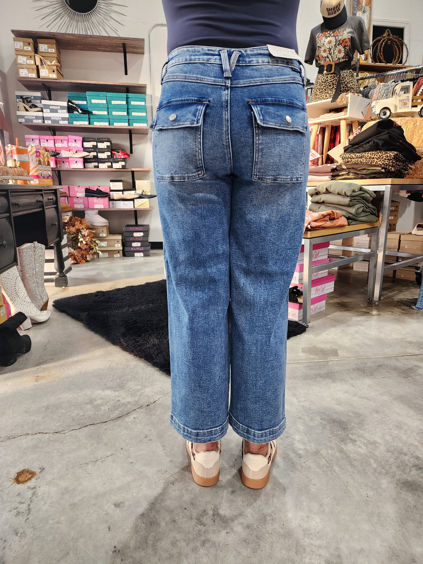 Risen Slouchy Cropped Baggy Jeans