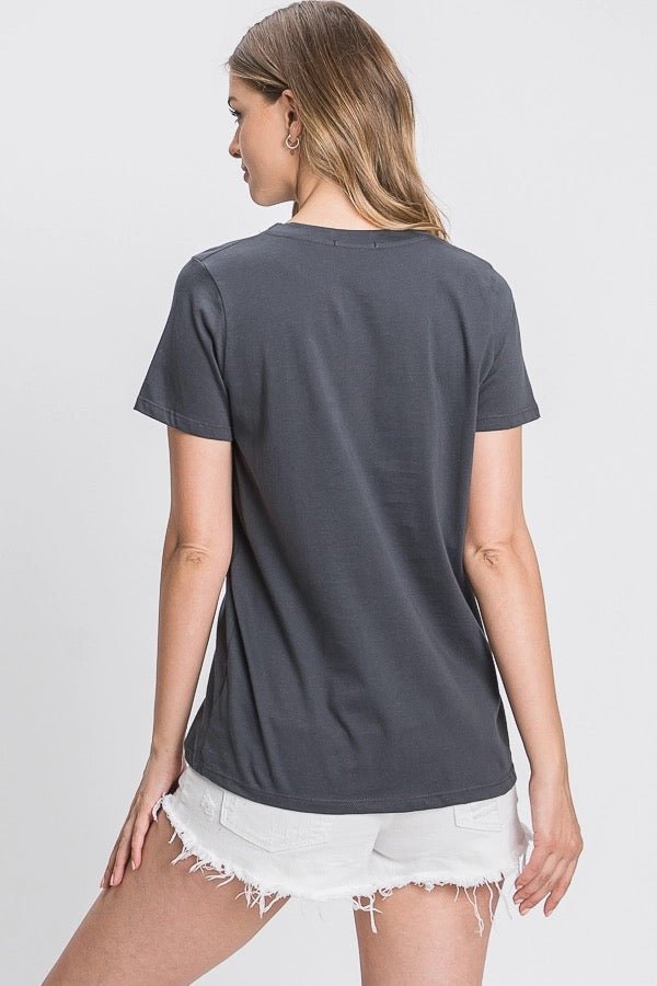 "Be Kind" Rainbow Tee - Polished Boutique